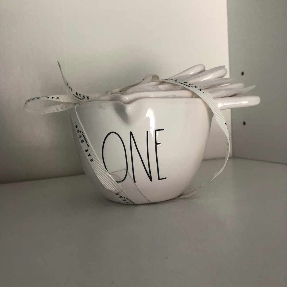 Rae Dunn Measuring cups